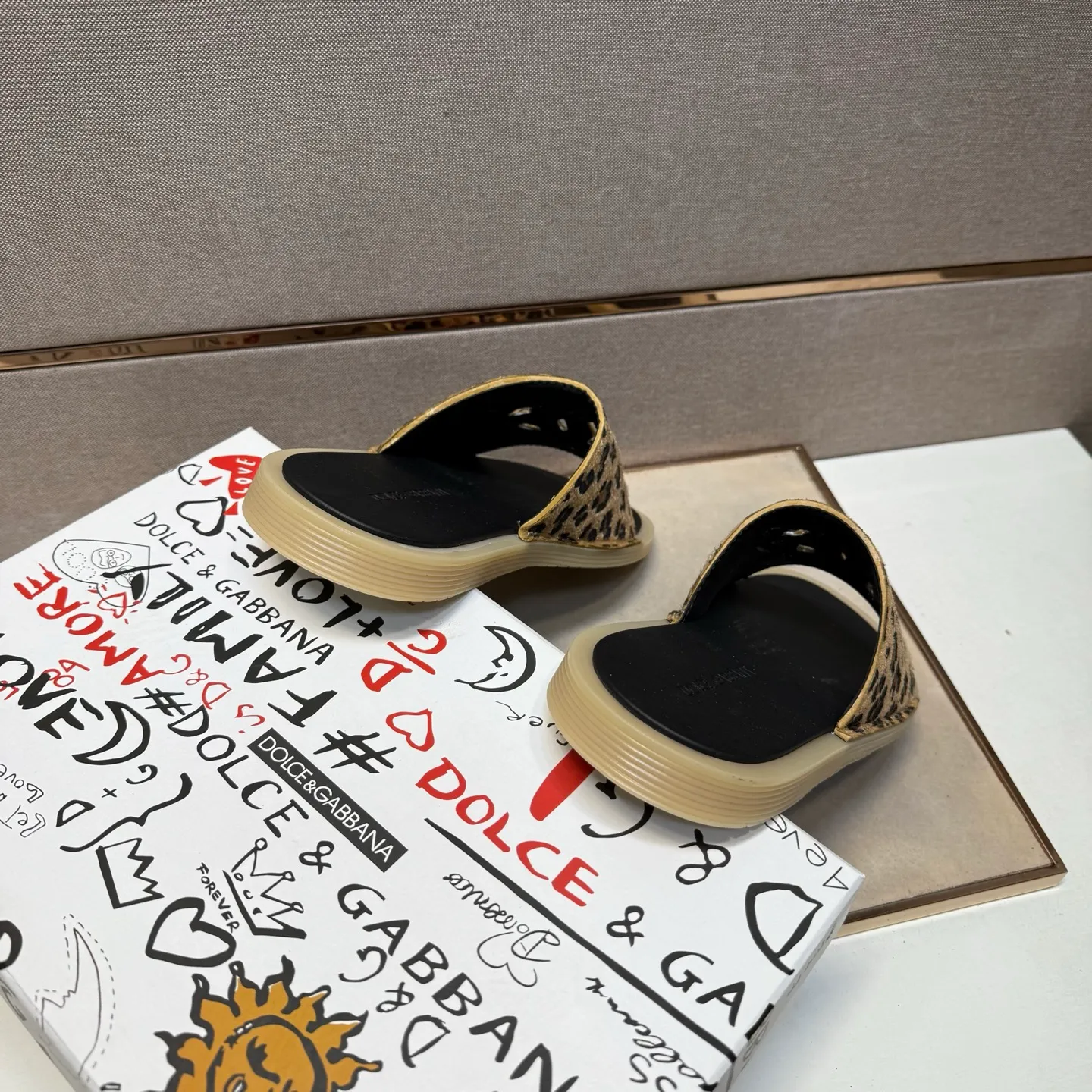 Men's men's shoes 💰pp280【DG～】Men's casual slippers 2025z cabinet sales simultaneously 🔶Size: 38-44 #️⃣ 🔷1 color🔜The upper is made of multi-material splicing ➕Genuine leather lining, comfortable and breathable, sole: original comfortable and wear-resistant outsole, ⚠️real thing📱photographed🎬real thing is better📢📢📢